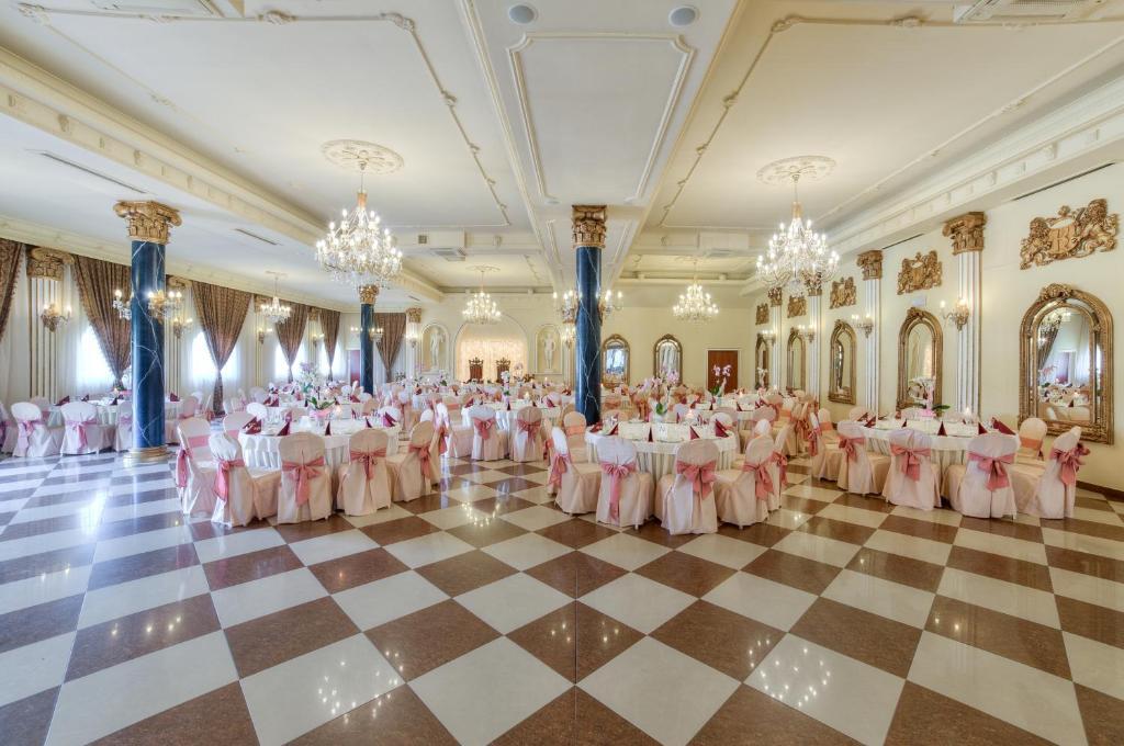Hotel Krolewski Janów Lubelski 外观 照片