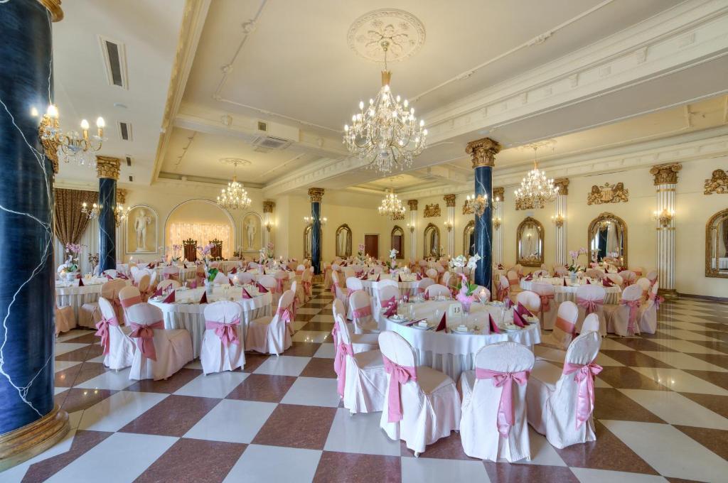 Hotel Krolewski Janów Lubelski 外观 照片