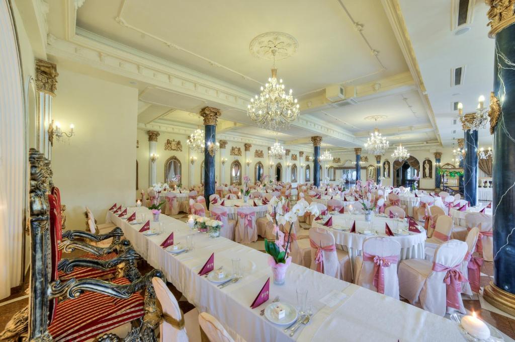 Hotel Krolewski Janów Lubelski 外观 照片