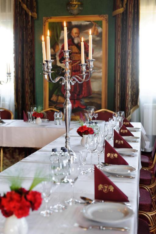 Hotel Krolewski Janów Lubelski 外观 照片